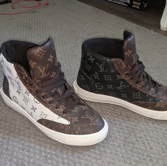 Louis Vuitton shoes size 9 - Picture 3 of 3